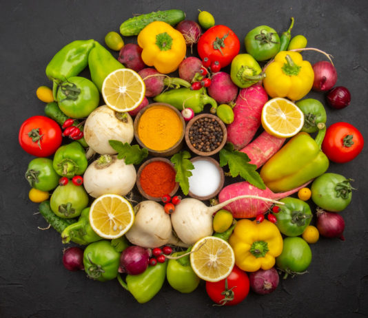A importância das frutas e vegetais no emagrecimento. frutas e vegetais