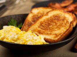 3 opções de café da manhã com ovos. café da manhã com ovos